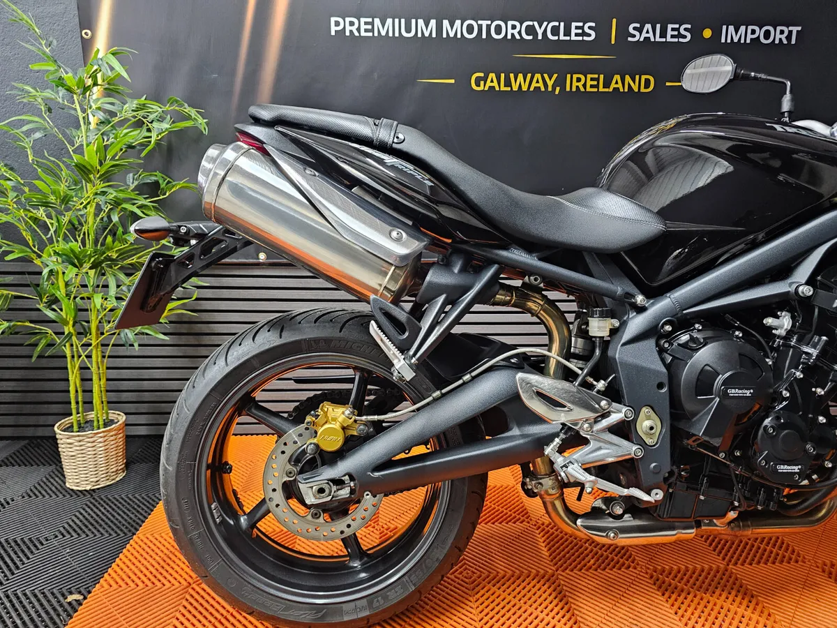 Triumph 675 2010 - Image 3