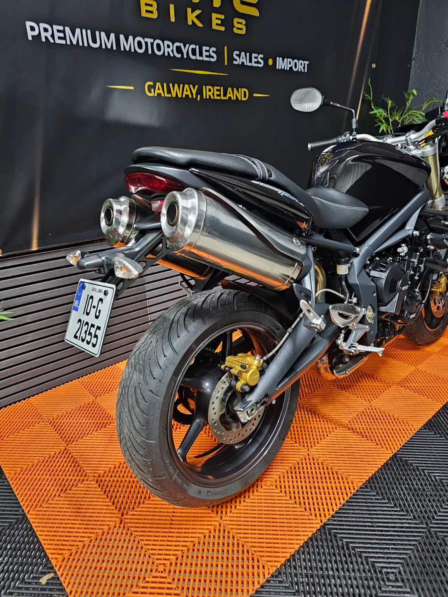 Triumph 675 2010 - Image 4