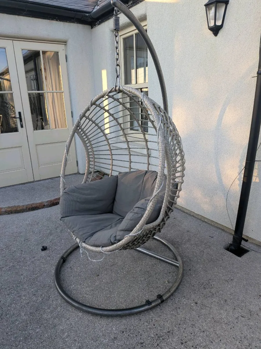 Egg chair - Image 2