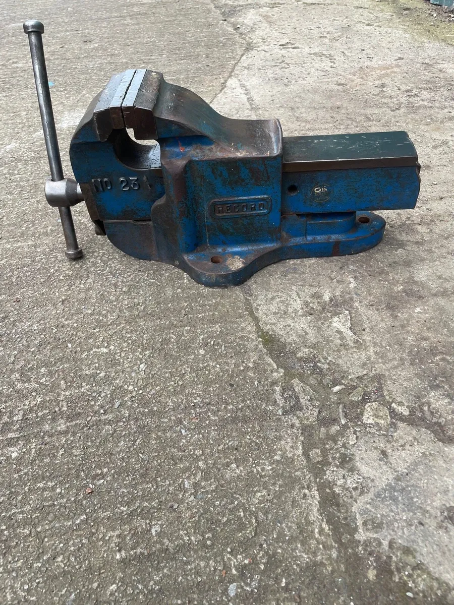 Vice large record no 23 engineering steel vice - Image 1