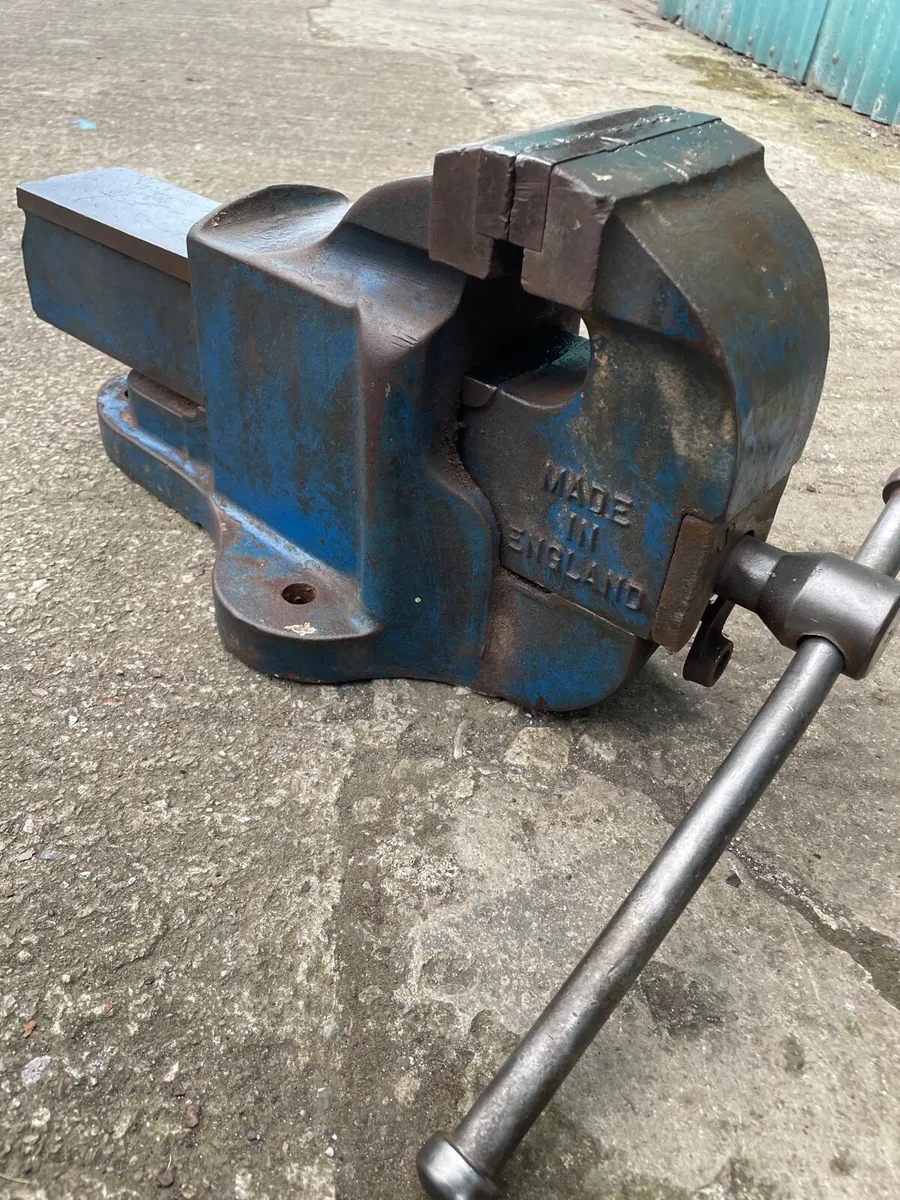 Vice large record no 23 engineering steel vice - Image 4