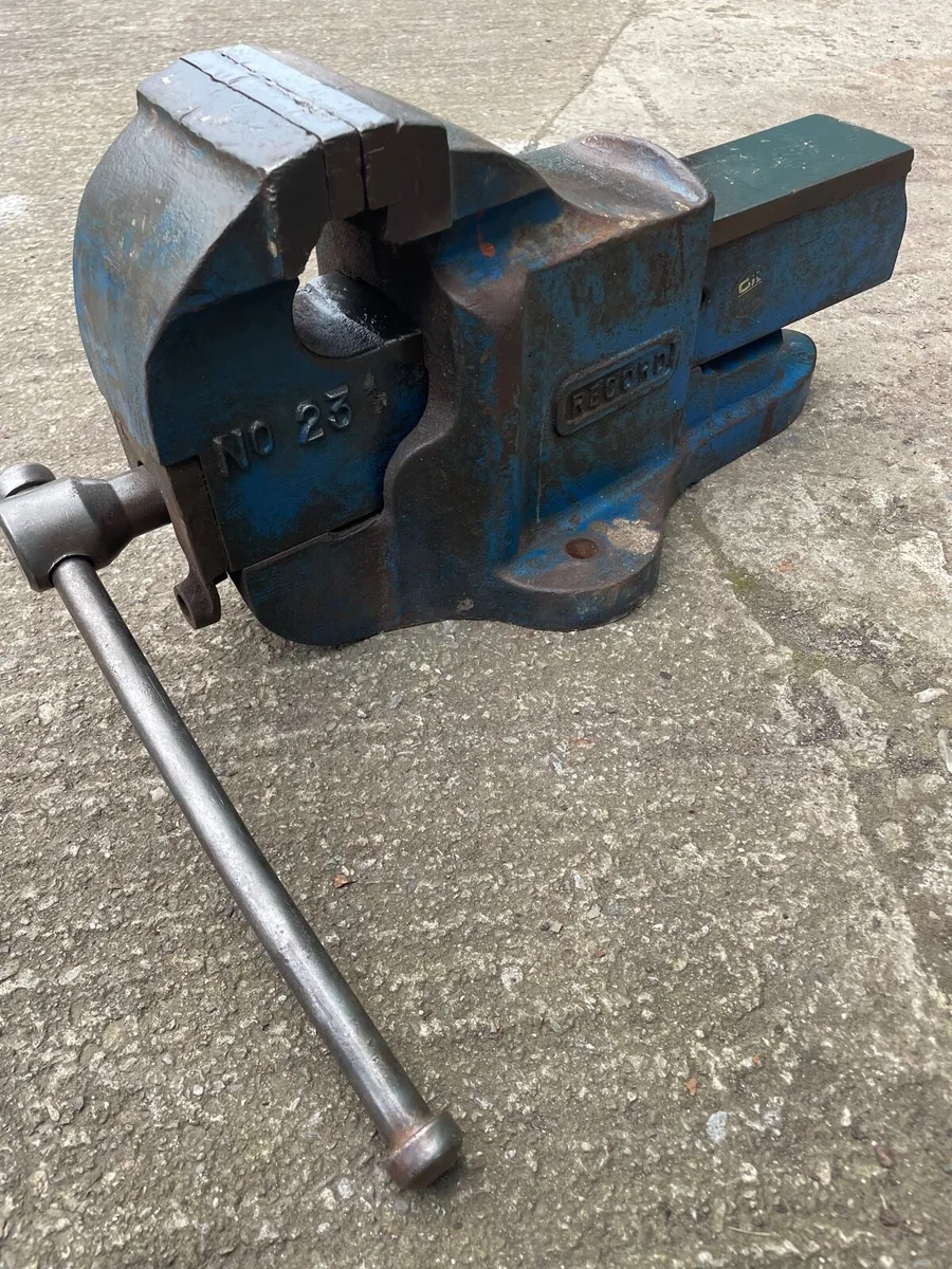 Vice large record no 23 engineering steel vice - Image 3