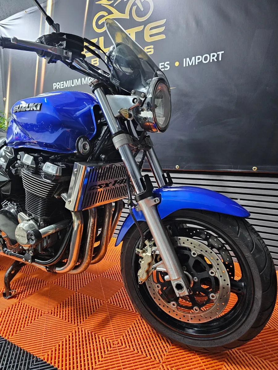 Suzuki GSX 1400 - Image 4