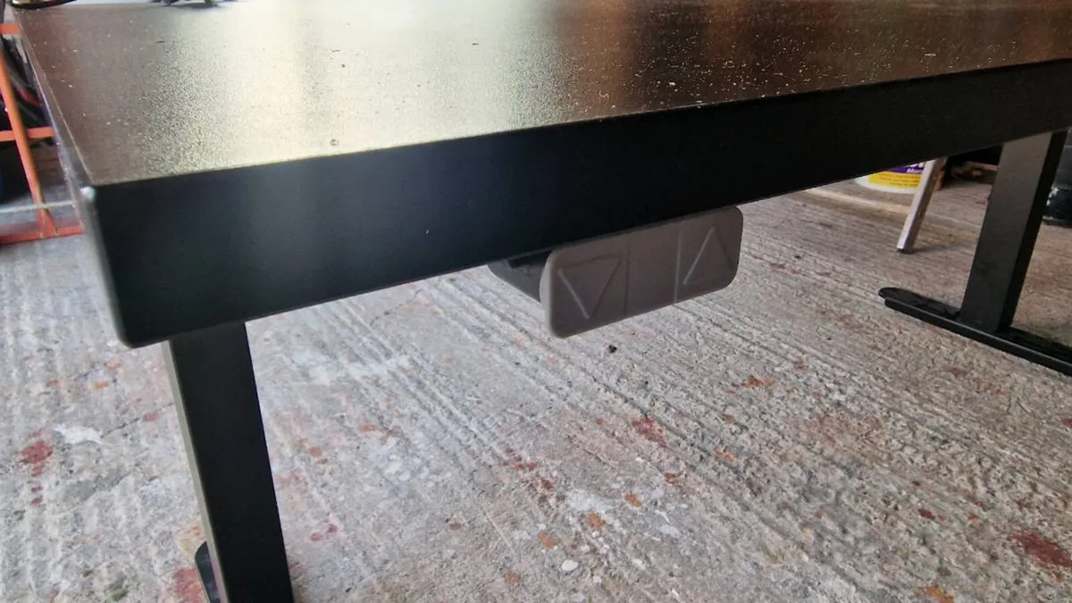 Standing Desk - Electric Sit / Stand - Image 3