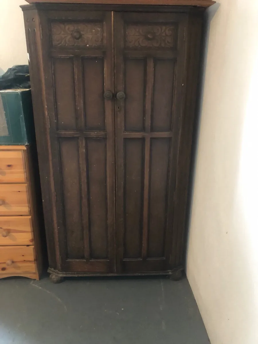 Antique wardrobe - Image 2