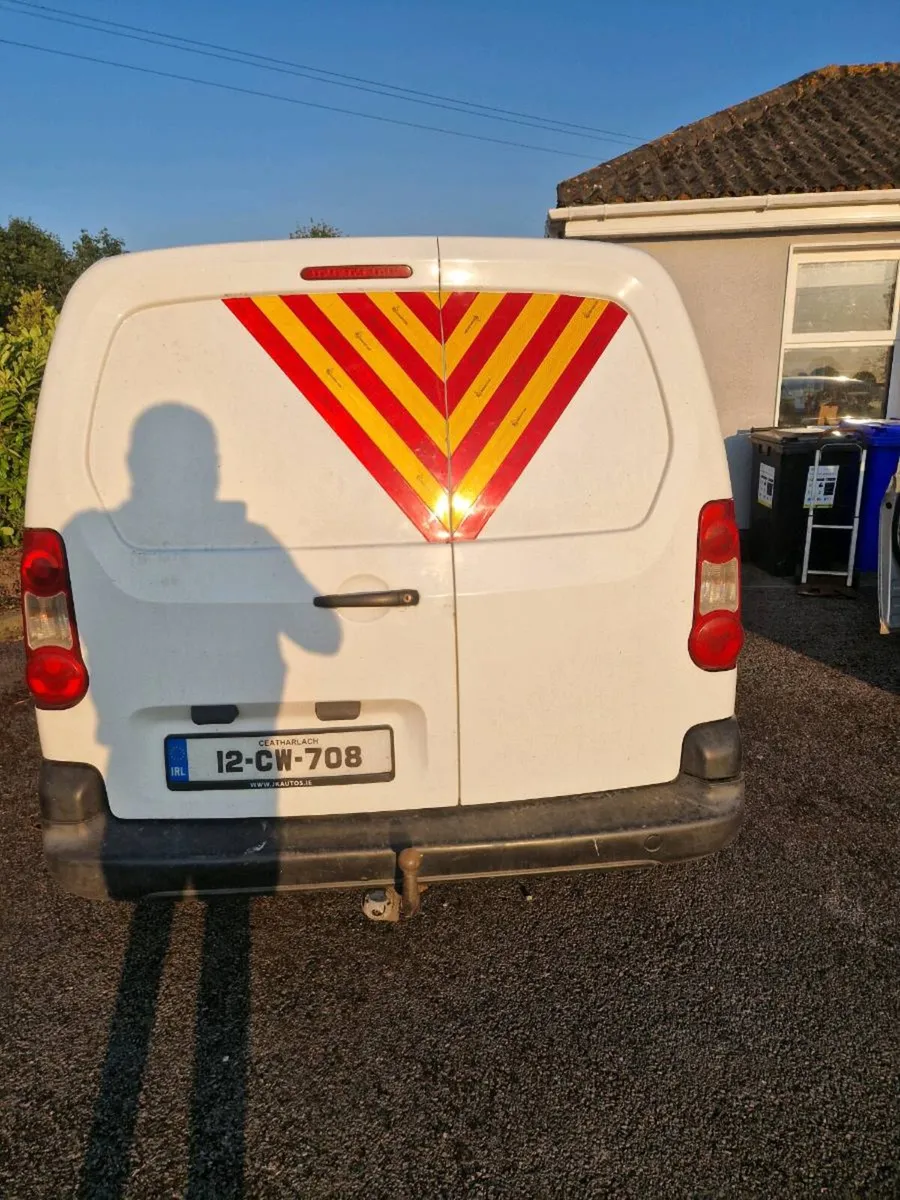 Van - Image 3