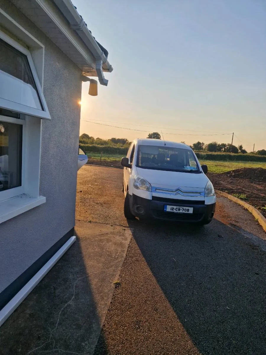 Van - Image 1