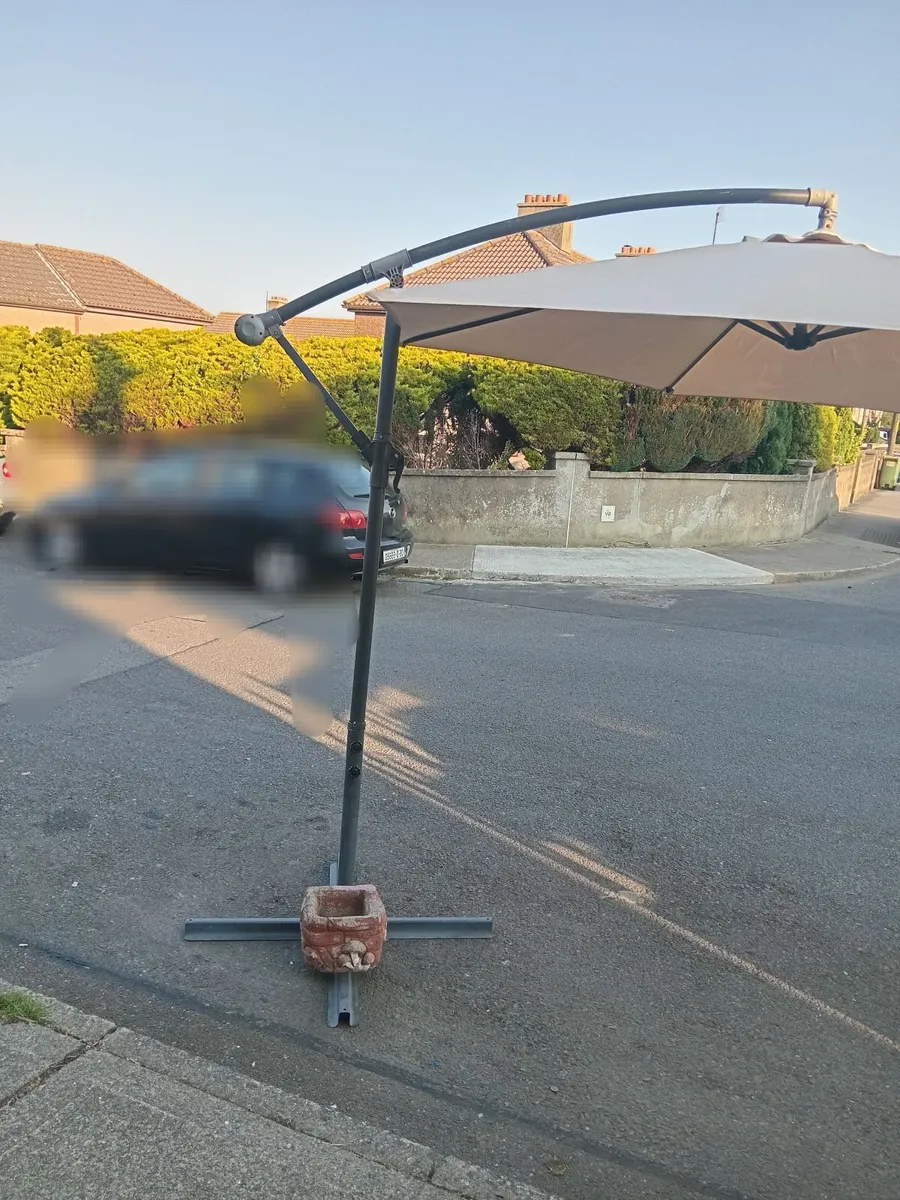 Large Garden umbrella - Image 3