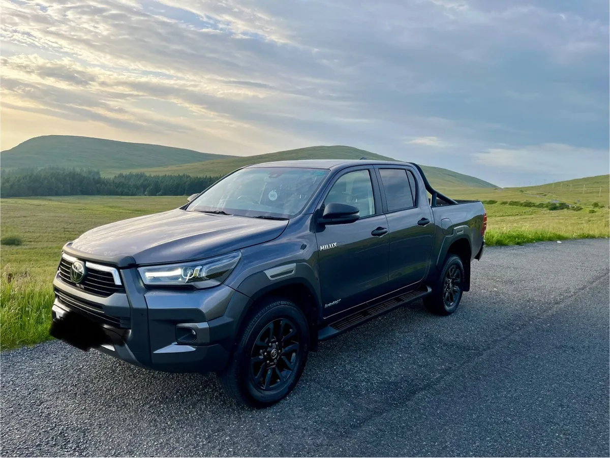Toyota Hilux invincible X - Image 1