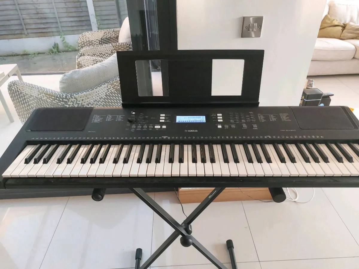 Yamaha PSR-EW310 keyboard - Image 1