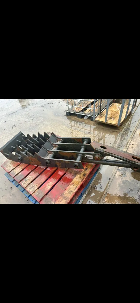 13 tonne mechanical thumb