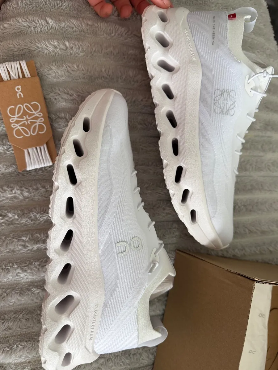 Sneakers - Image 2