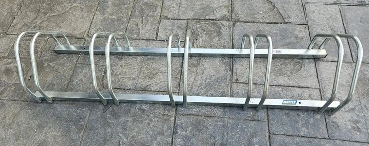 Mottez 5 Bike Rack ... Excellent Condition - Image 1