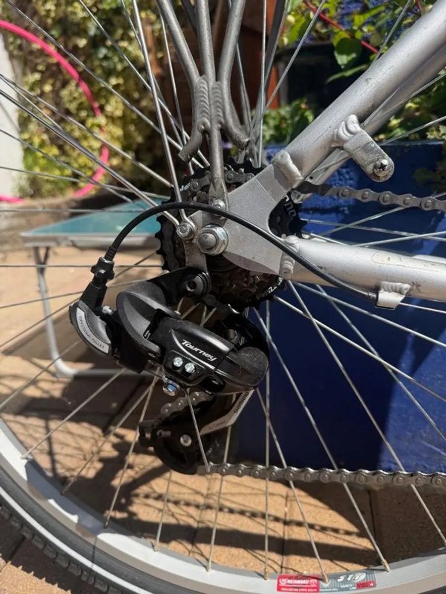 Ladies Hybrid Bike - Image 3