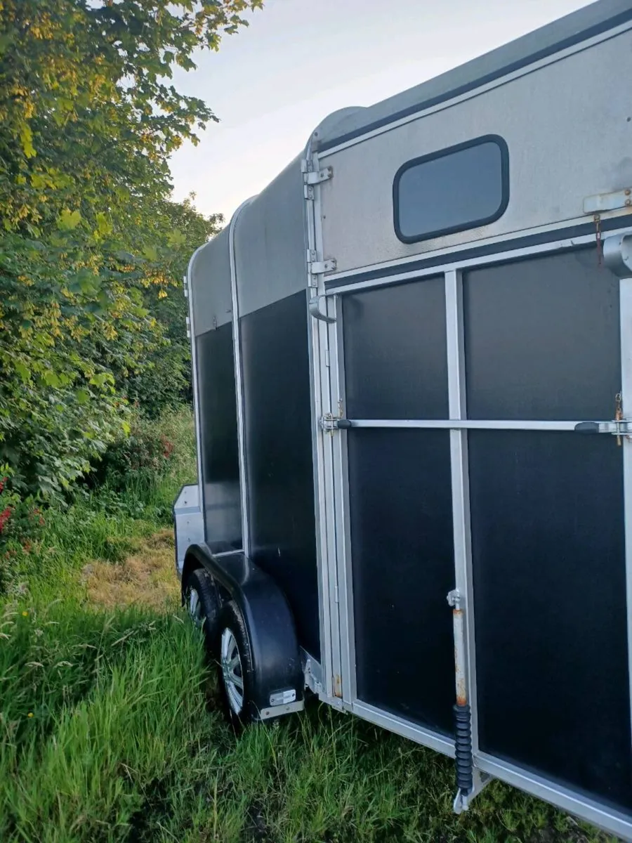 Horse trailer - Image 2