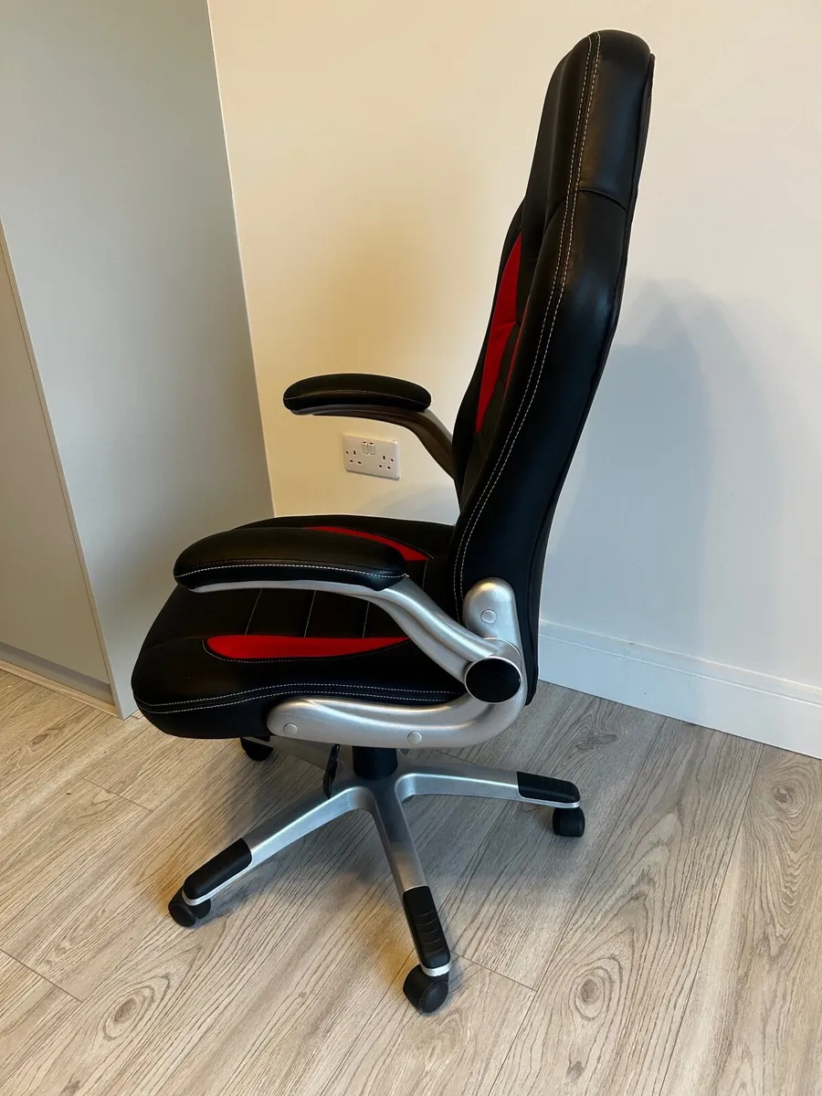 Black & Red Racing Gaming Chair / Ergonomic Office - Image 3