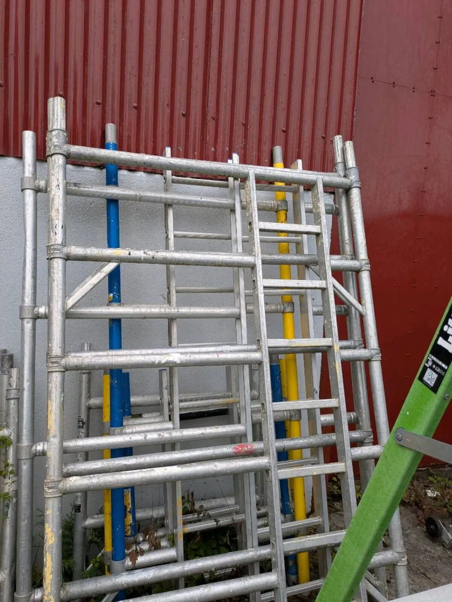 Scaffolding tower - Image 1