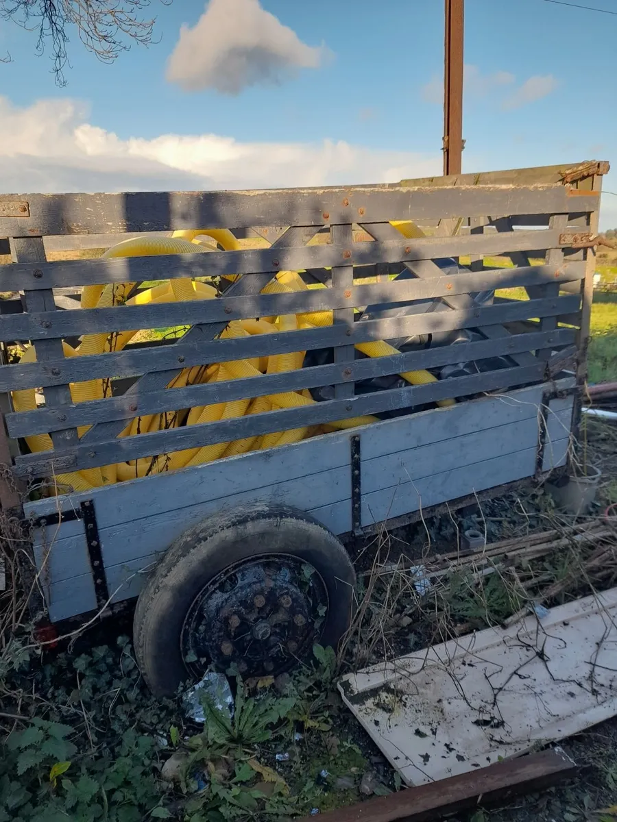 Small tractor trailer - Image 1