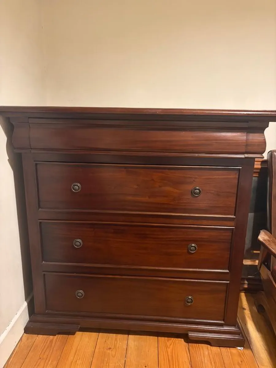 Bedroom  furniture - Image 4