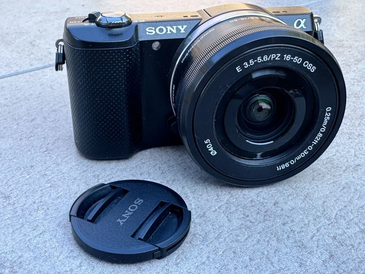 Sony Alpha A5000 Mirrorless Camera + 16-50mm OSS L - Image 1