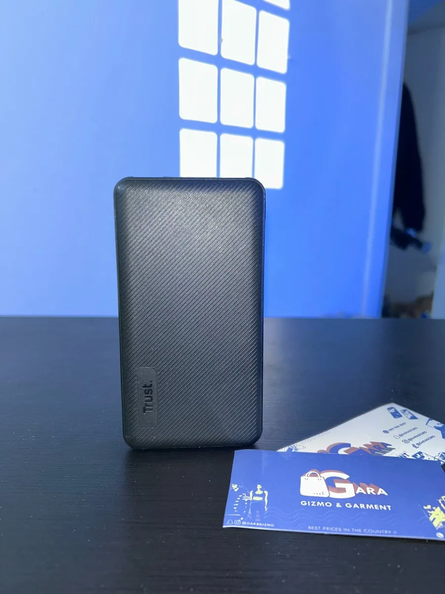 TRUST 10000mAh Powerbank - Image 1