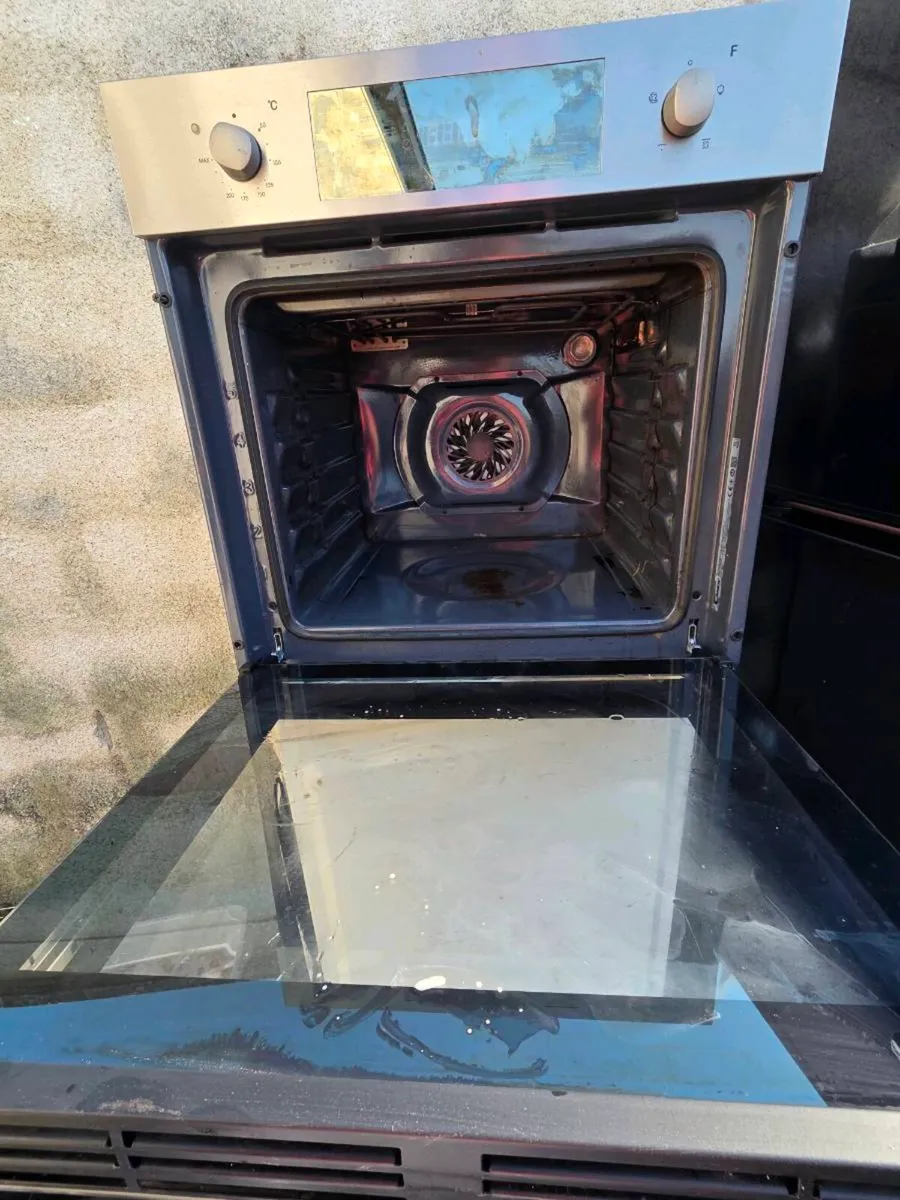 Oven candy and hob - Image 1