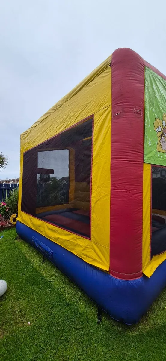 Bouncy castle - Image 3