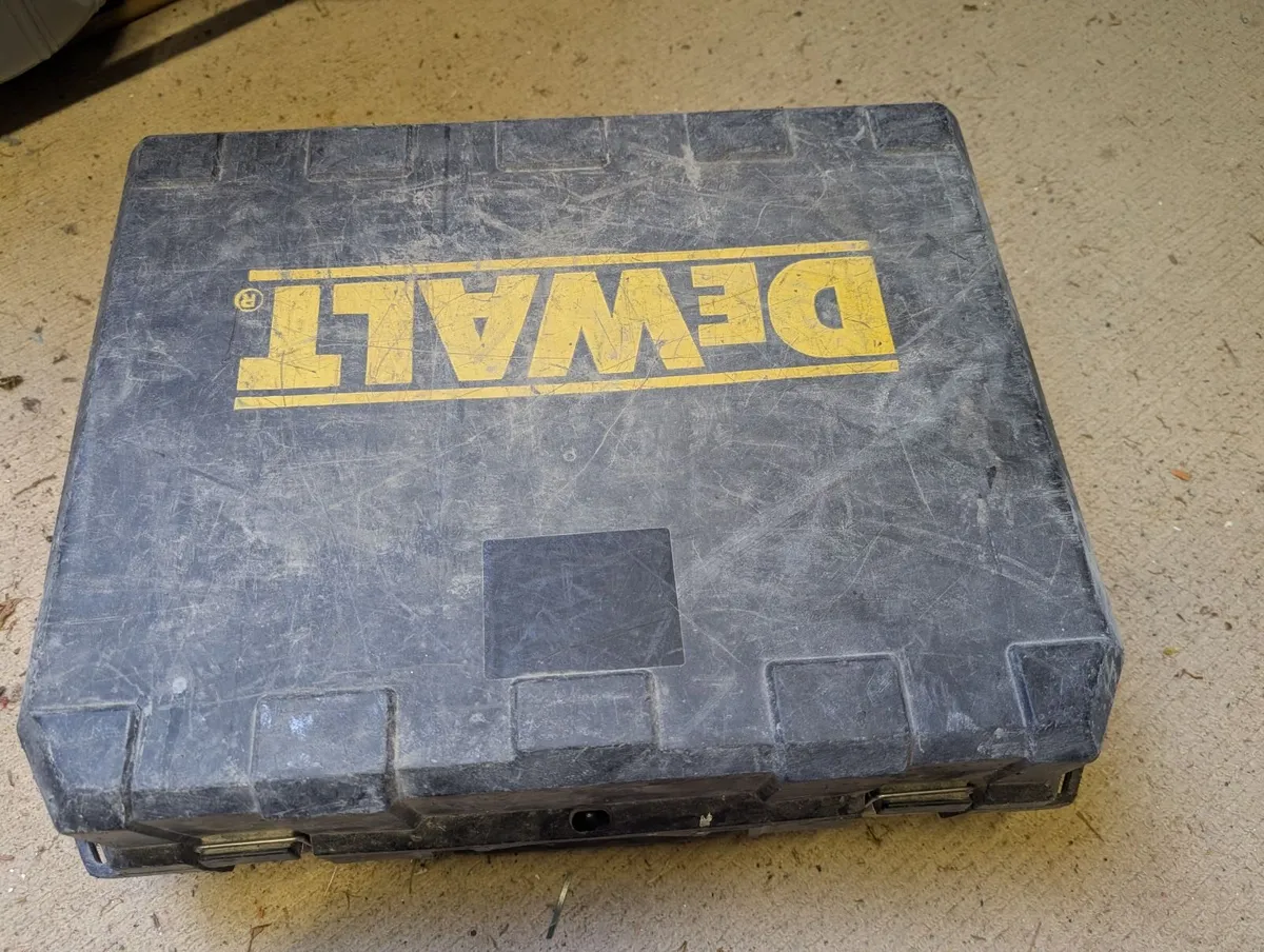 Dewalt 1st fix nail gun - Image 2