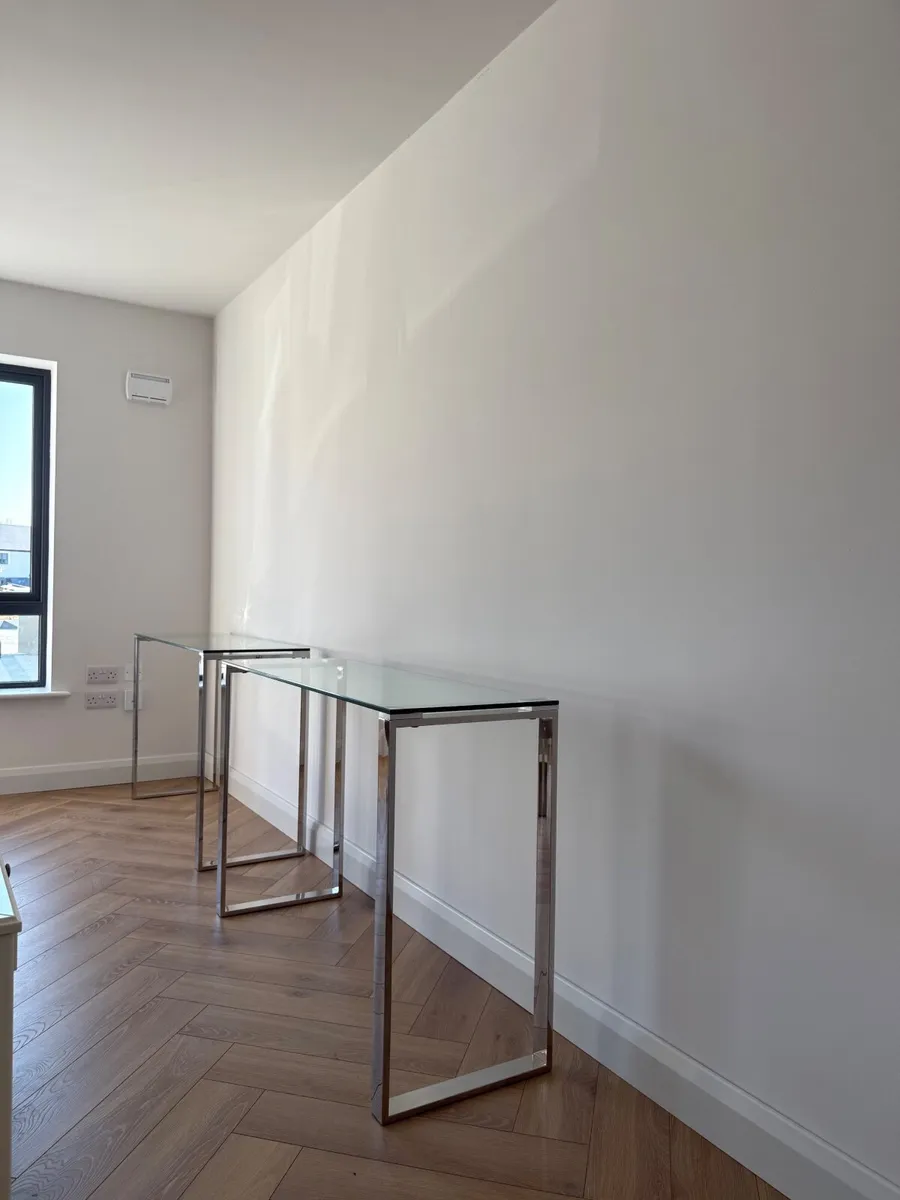 Console table - Image 1