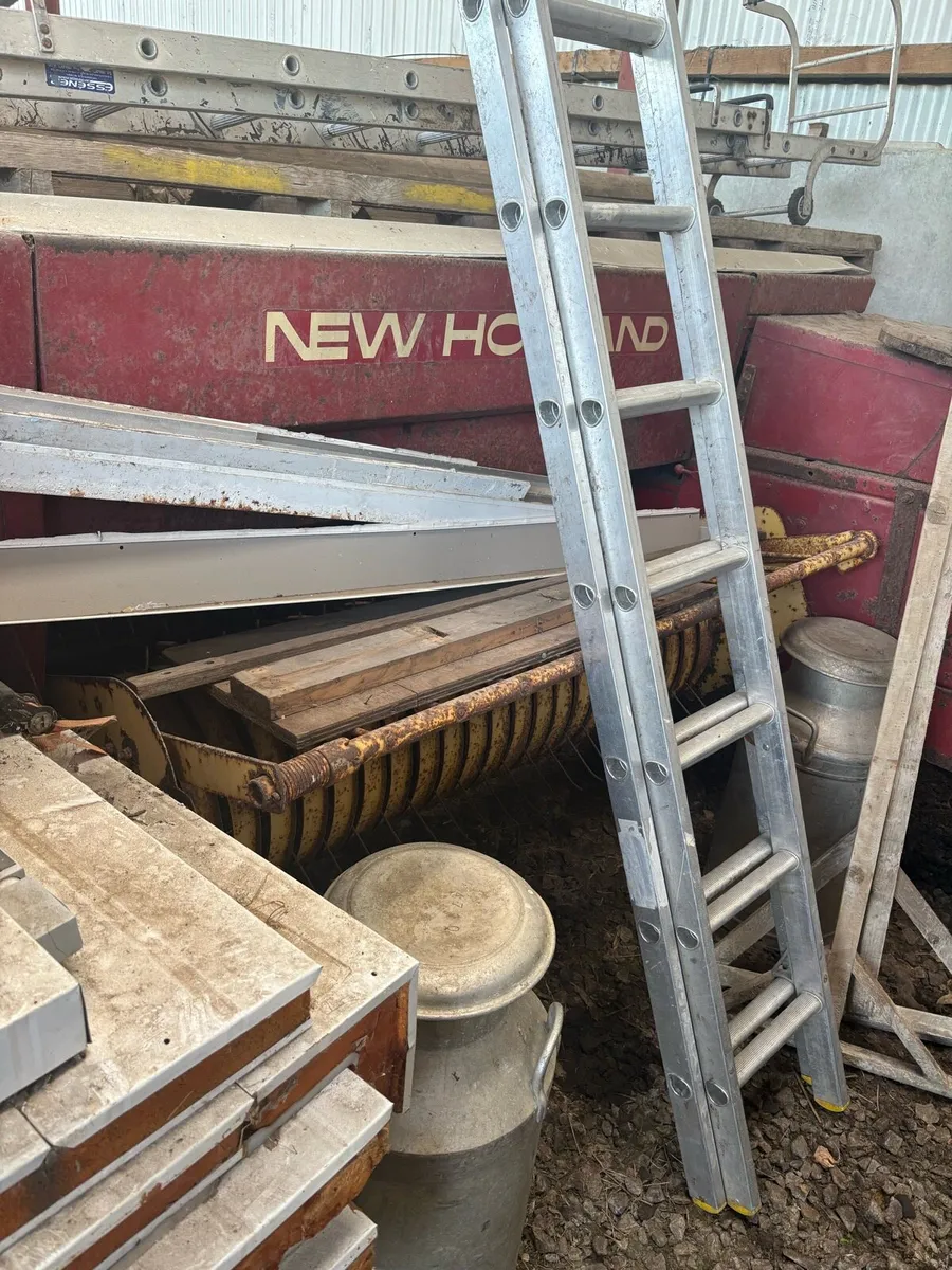 New Holland - Image 1