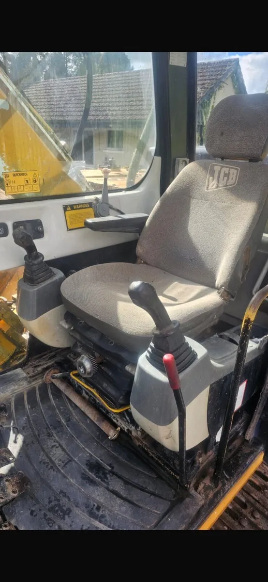 JCB JS220LC - Image 4