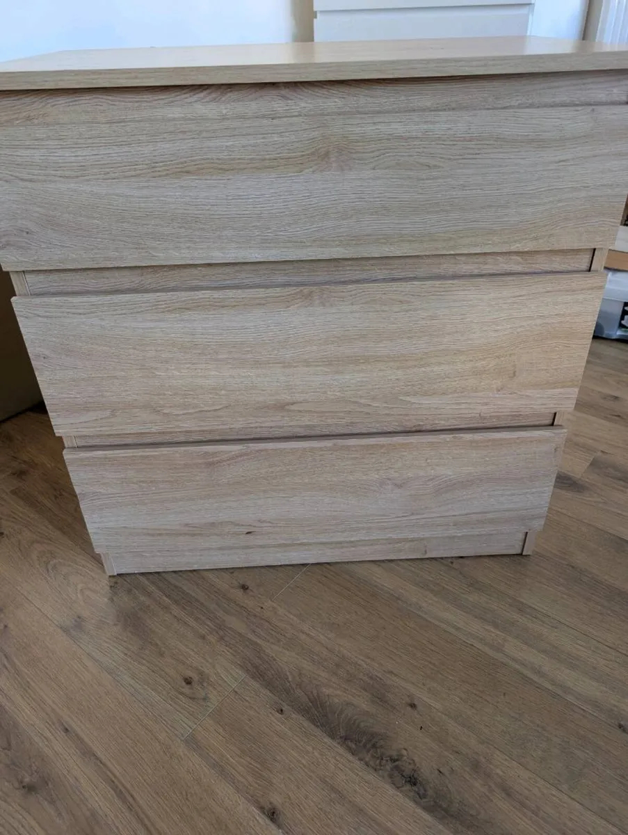 Chest of drawers - Image 1