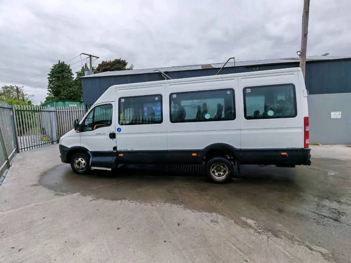 Iveco Daily 17 seat 2014 - Image 3