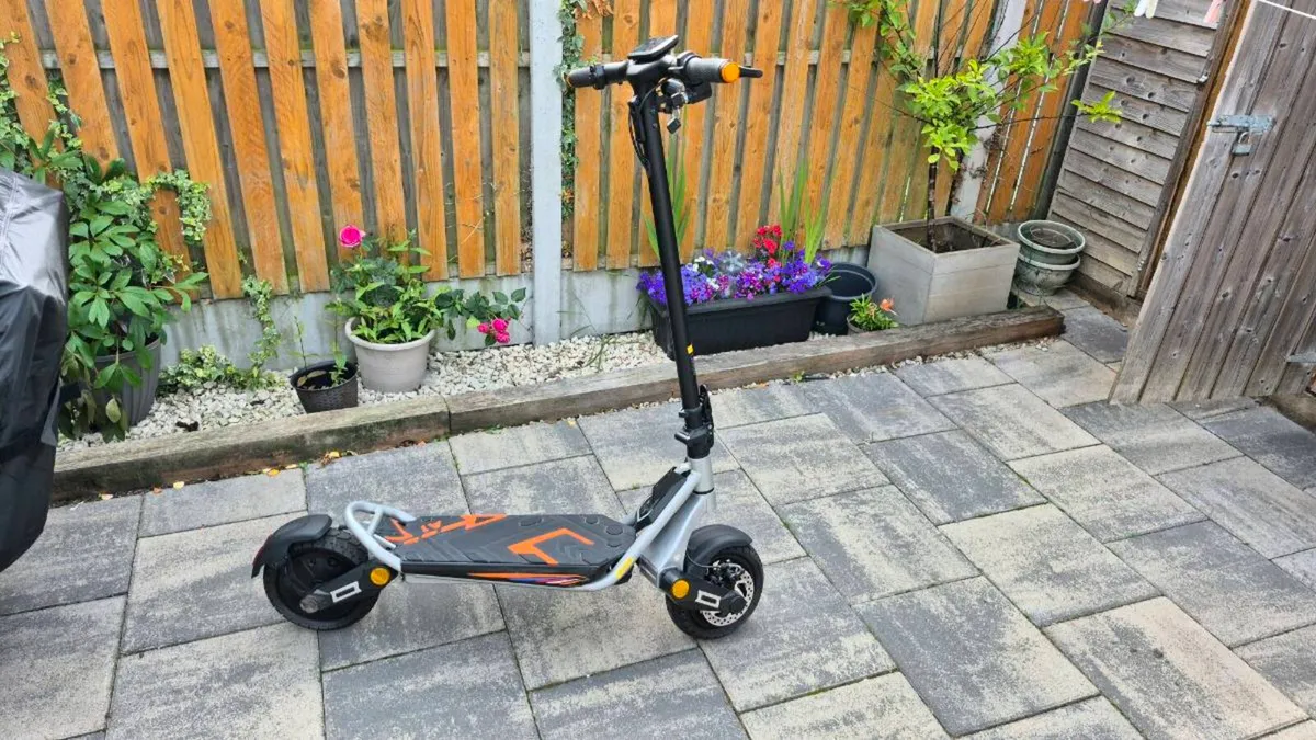 E-scooter Kukirin A1 - Image 1