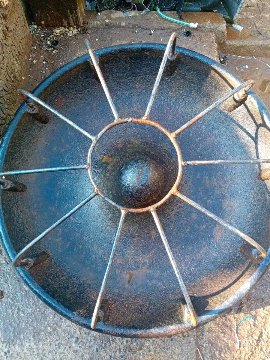 ANTIQUE AND COLLECTABLES - Image 1