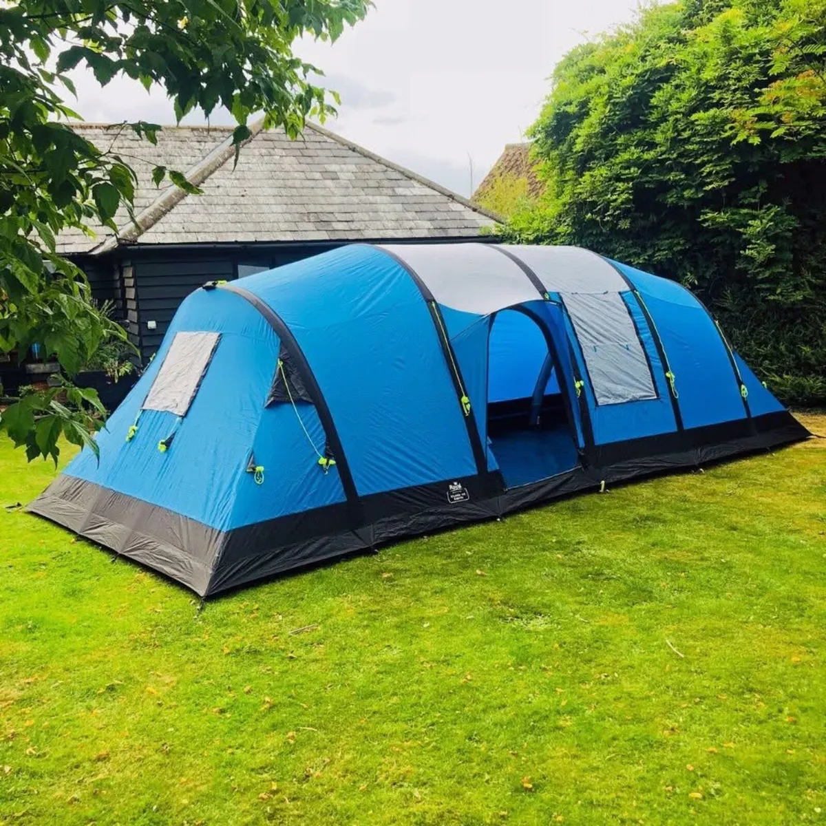 8 Man Family Air Tent includes extras. - Image 1