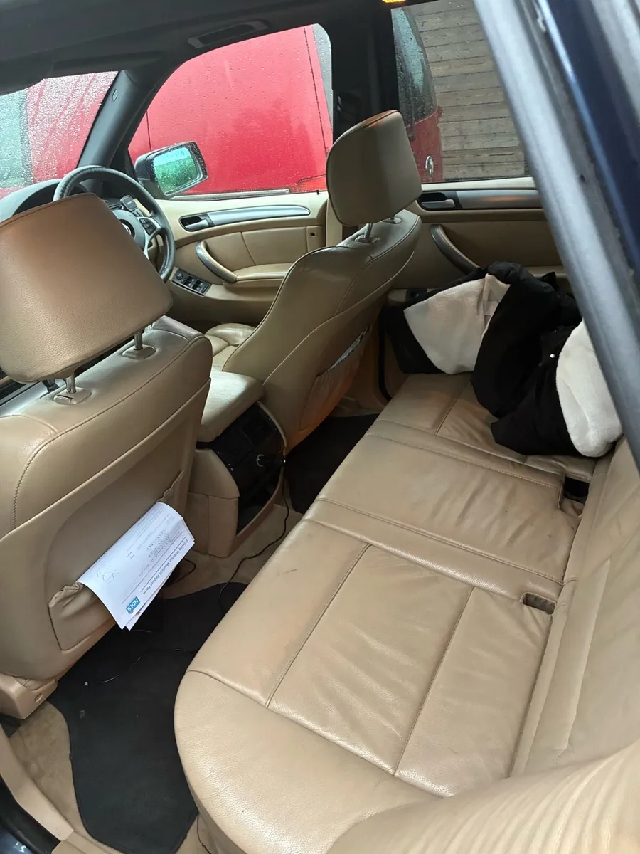 BMW X5 - Image 2