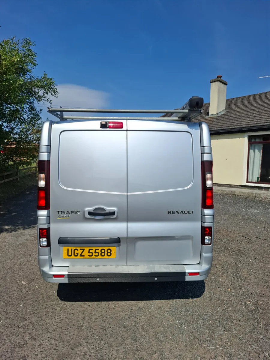 2021 Renault Trafic 2.0 sport - Image 4