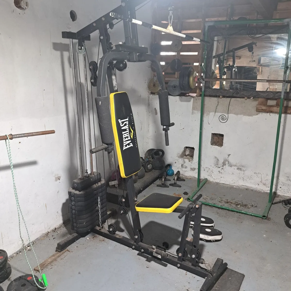 Gym equipment - Image 1