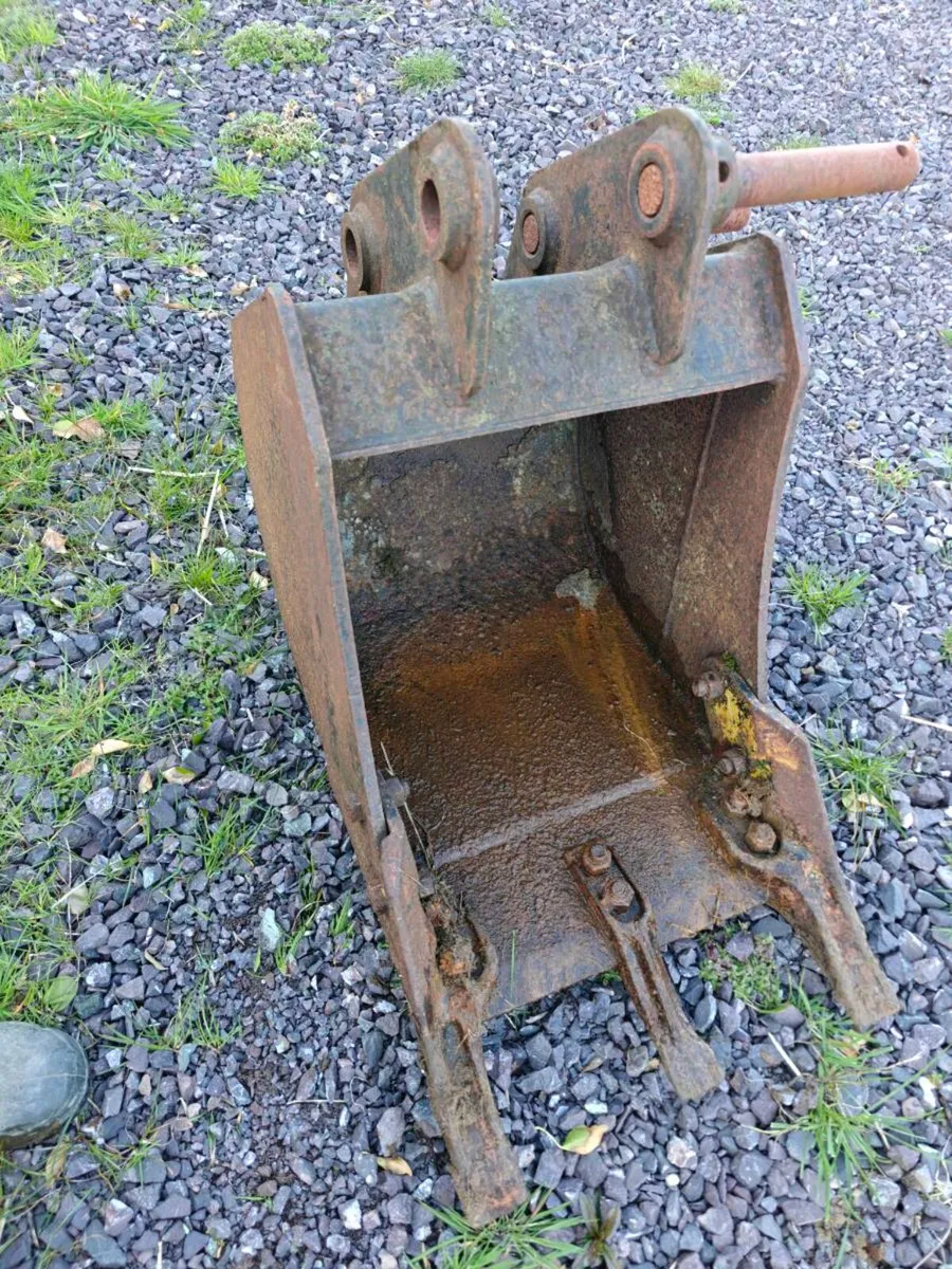 Scott 18" digging bucket brand new - Image 3