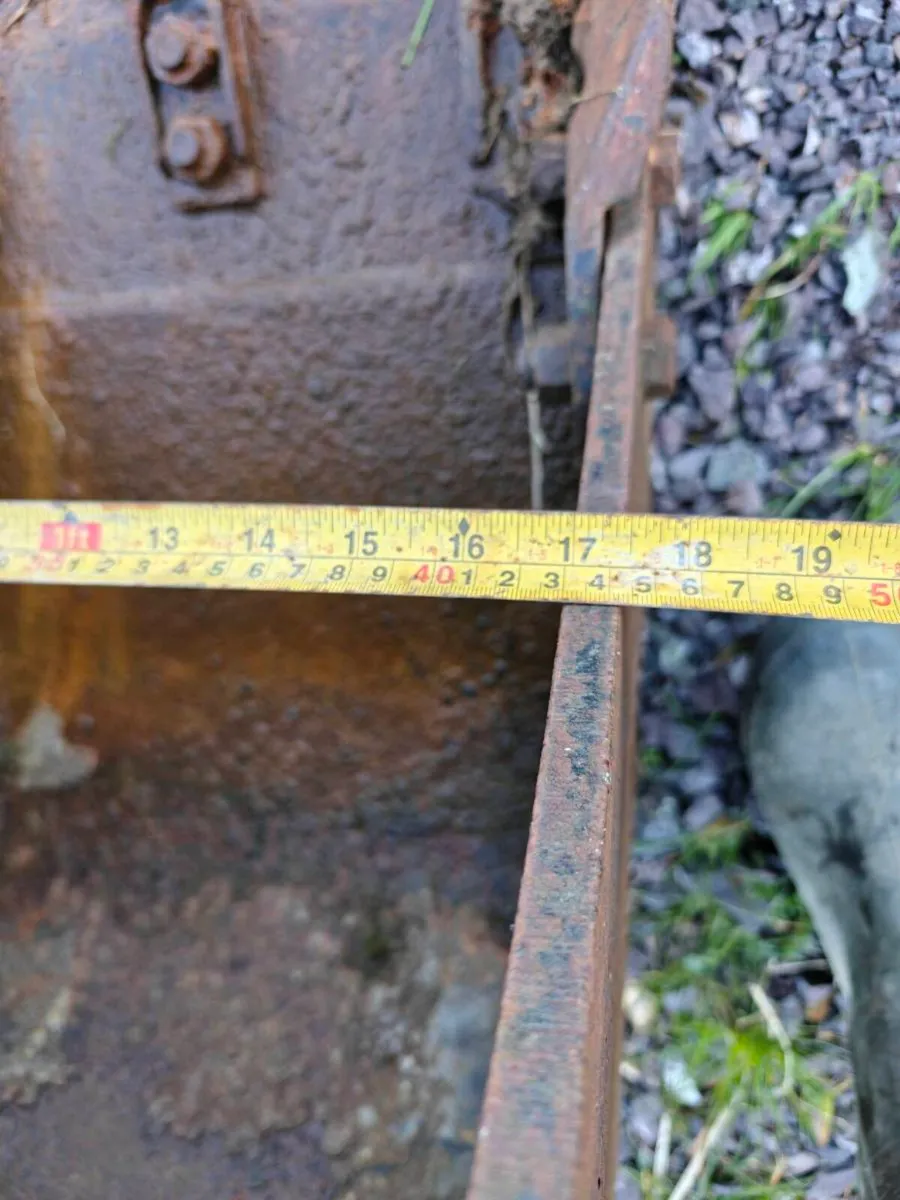 Scott 18" digging bucket brand new - Image 4