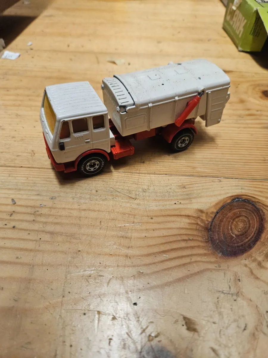 Corgi Siku Bin Lorry