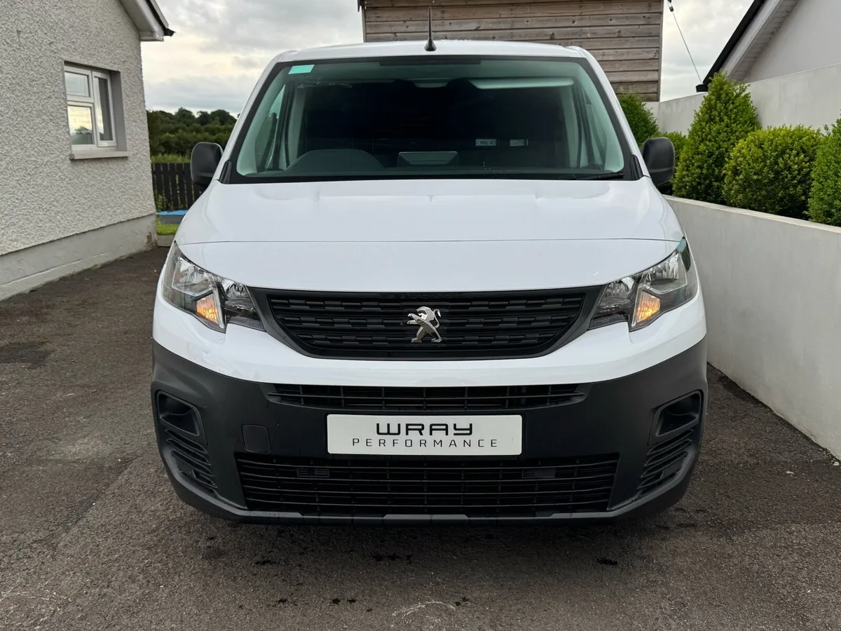 2023 Peugeot Partner Professional Prem+ 1.5 HDI - Image 4