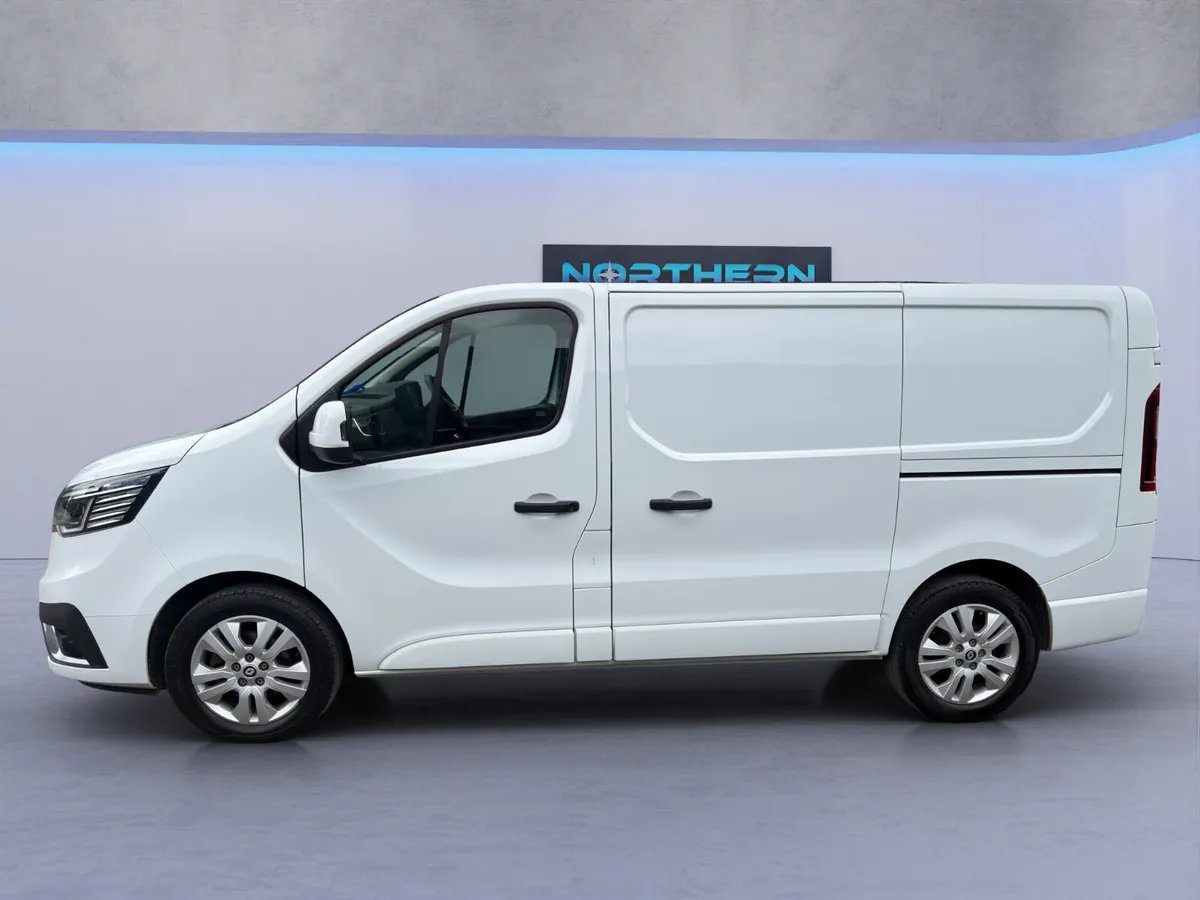 2024 Renault Trafic Sport - Image 4