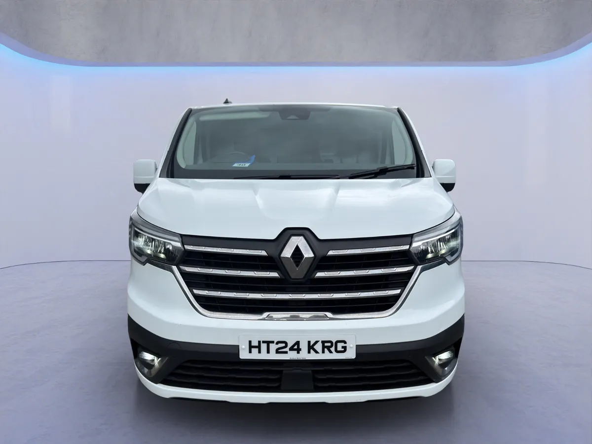 2024 Renault Trafic Sport - Image 2