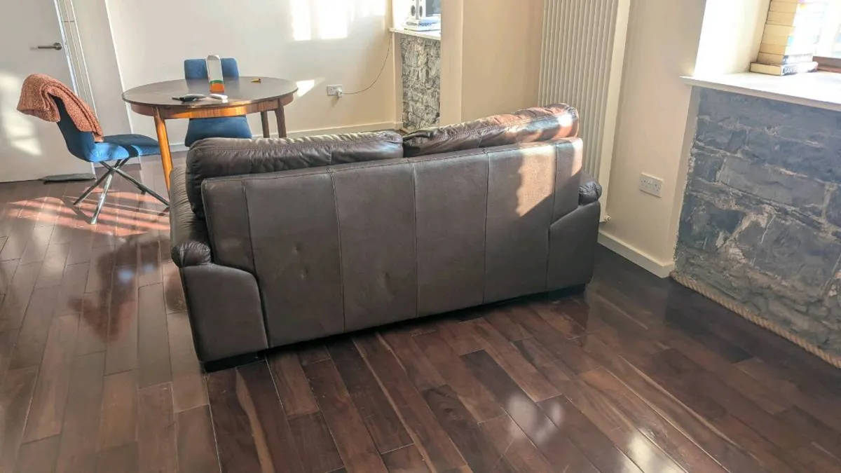 Brown leather 2-seater sofa – good condition - Image 3