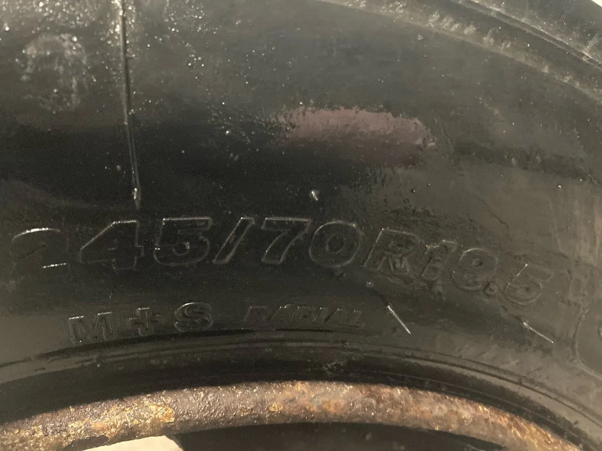 8 stud wheels - Image 4