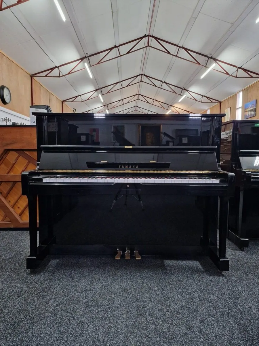 Yamaha YUS U1 | c.1983 | Polished Black Finish - Image 1