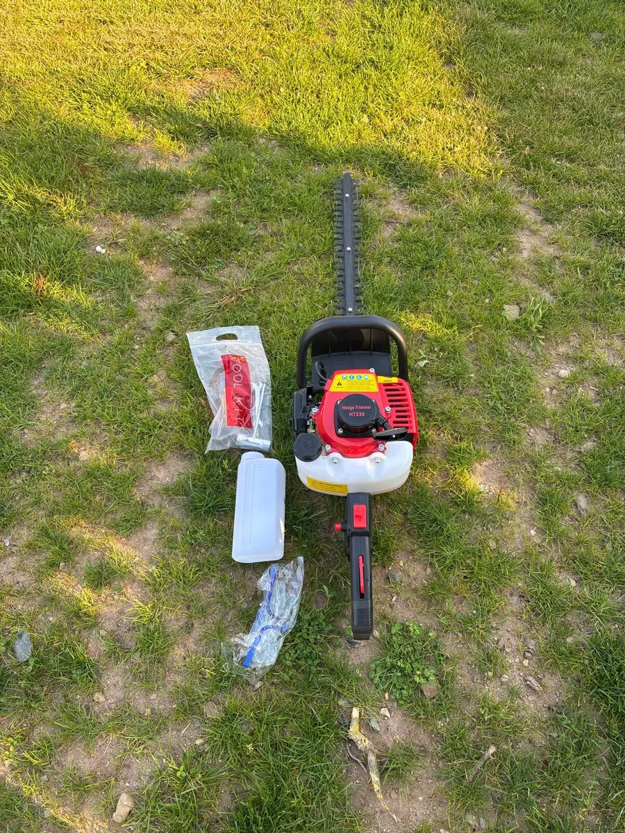 Hedge trimmer - Image 1