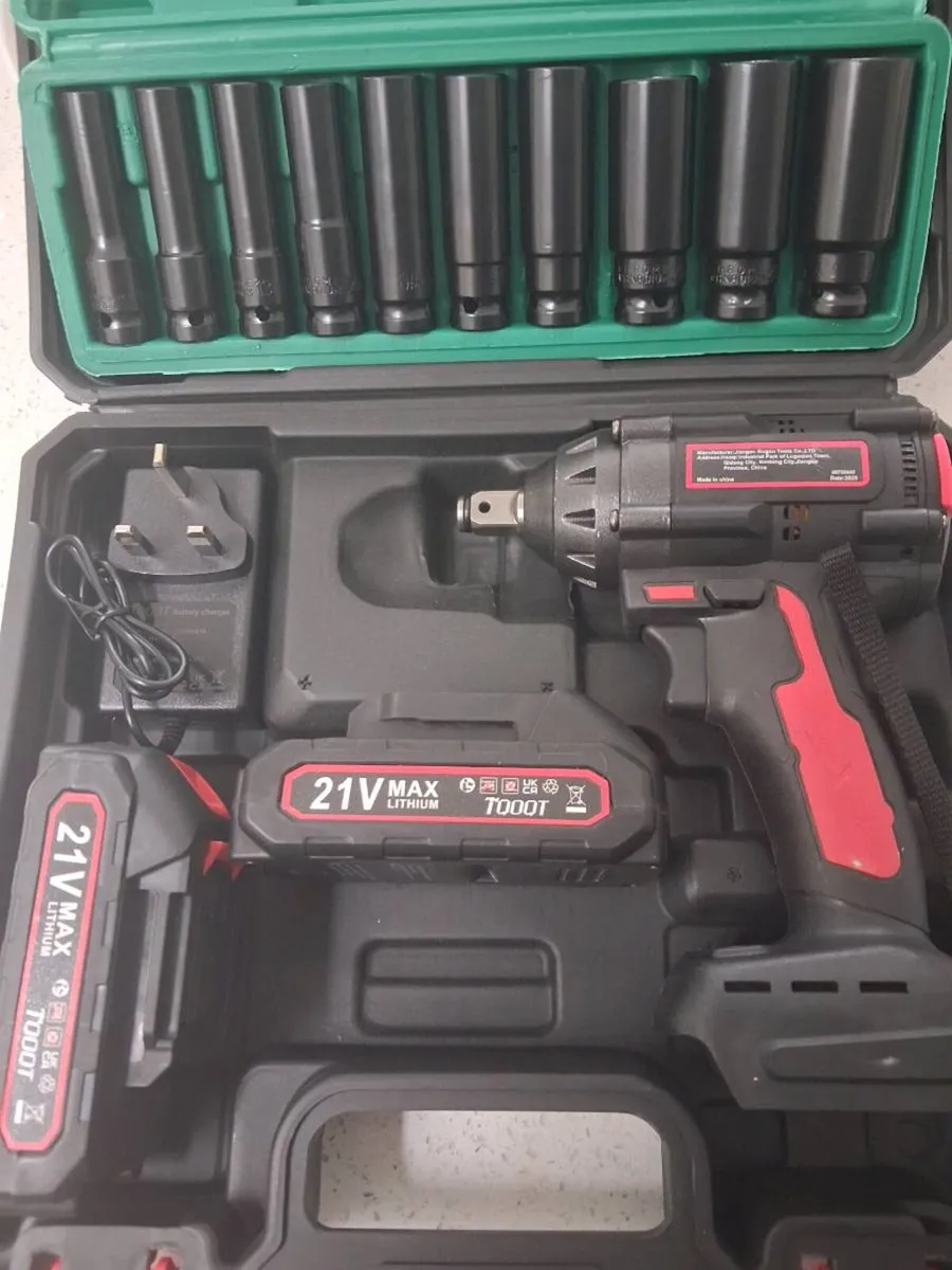 CORDLESS IMPACT WRENCH